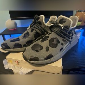 HUMAN RACE “ANIMAL PRINT” size 11 MEN